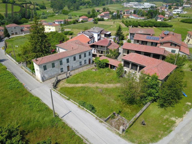Bauernhaus in Camerana