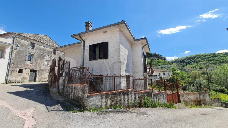 Detached house in Rocca d'Arce