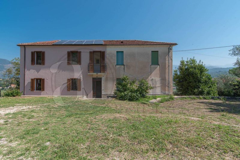Semi-detached house in Isola del Liri