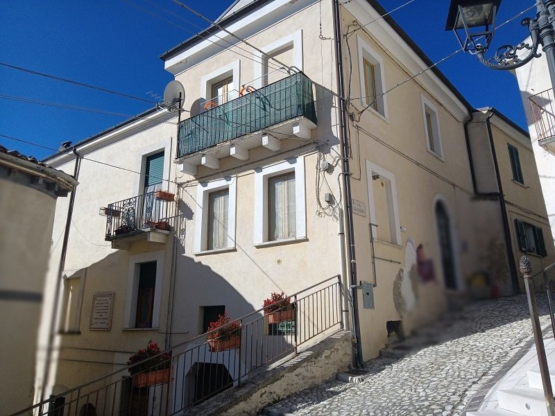 Historiskt hus i Casoli