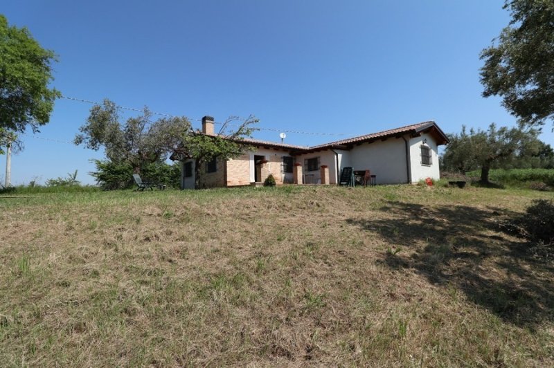 Country house in Mosciano Sant'Angelo