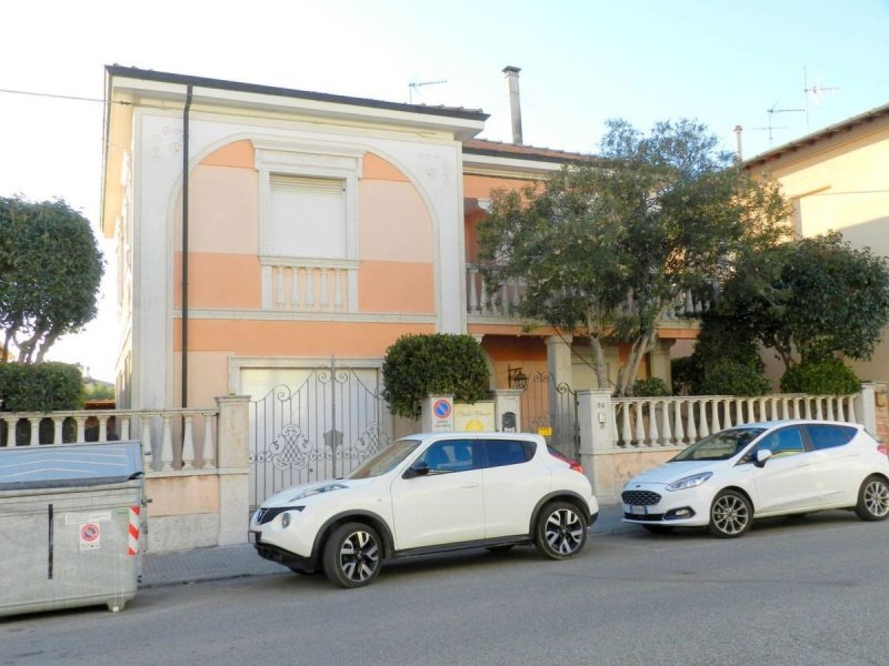 Villa i Cecina