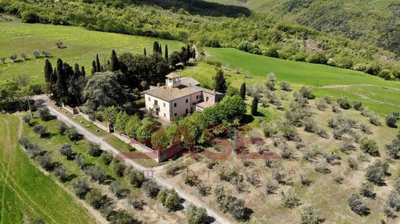 Villa à Montecatini Val di Cecina