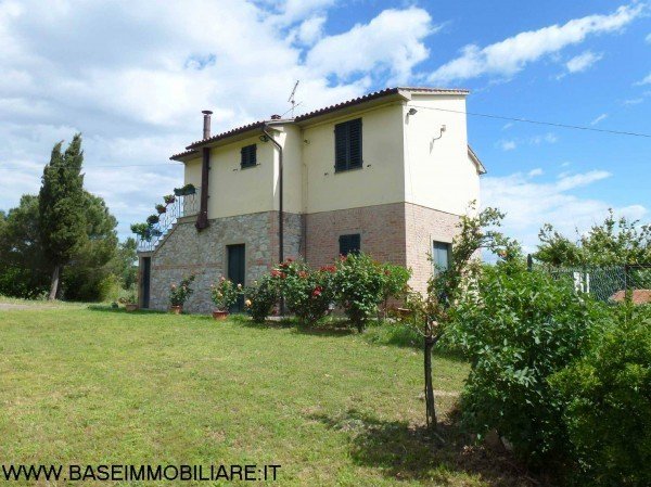 Maison à Montecatini Val di Cecina