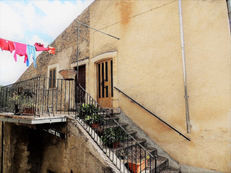 Vrijstaande woning in San Benedetto in Perillis