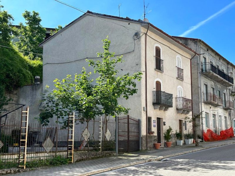 Vrijstaande woning in Sant'Eufemia a Maiella