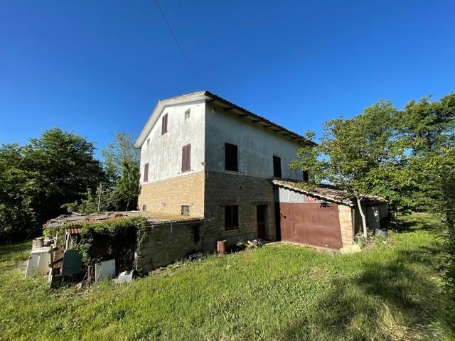 Klein huisje op het platteland in Penna San Giovanni