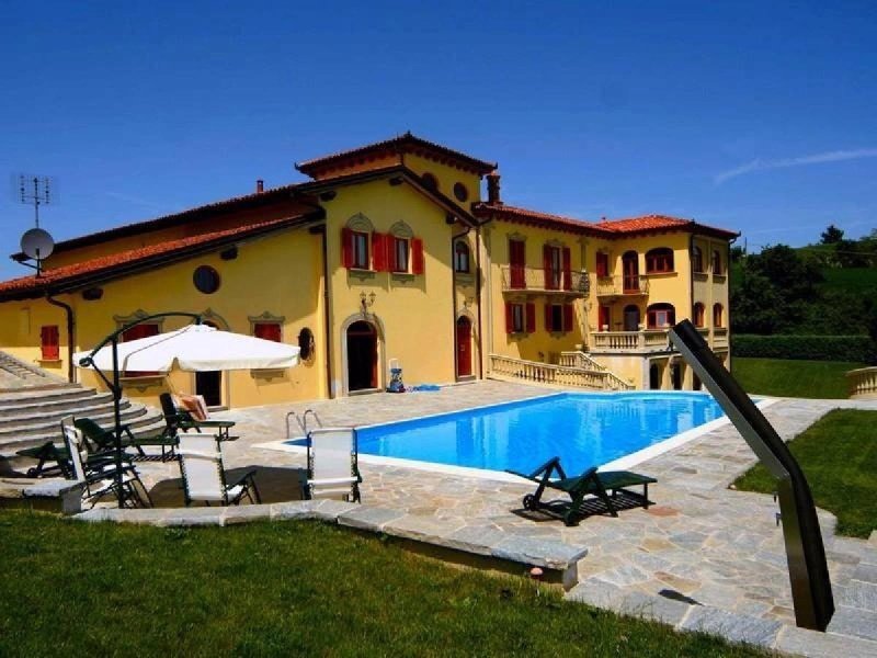 Villa in Murazzano