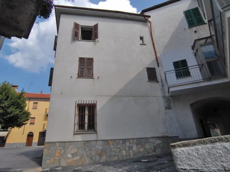 Casa histórica en Monesiglio