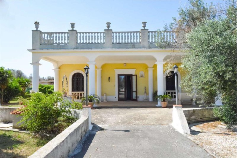 Villa en Brindisi