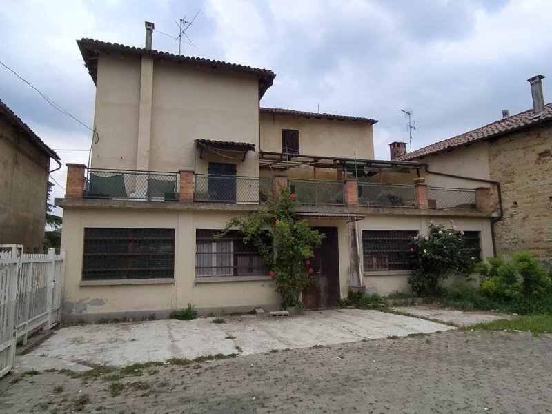 Casa di campagna a Mombello Monferrato