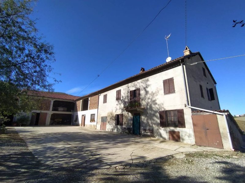 Country house in Penango