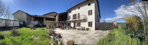 Klein huisje op het platteland in Mombello Monferrato