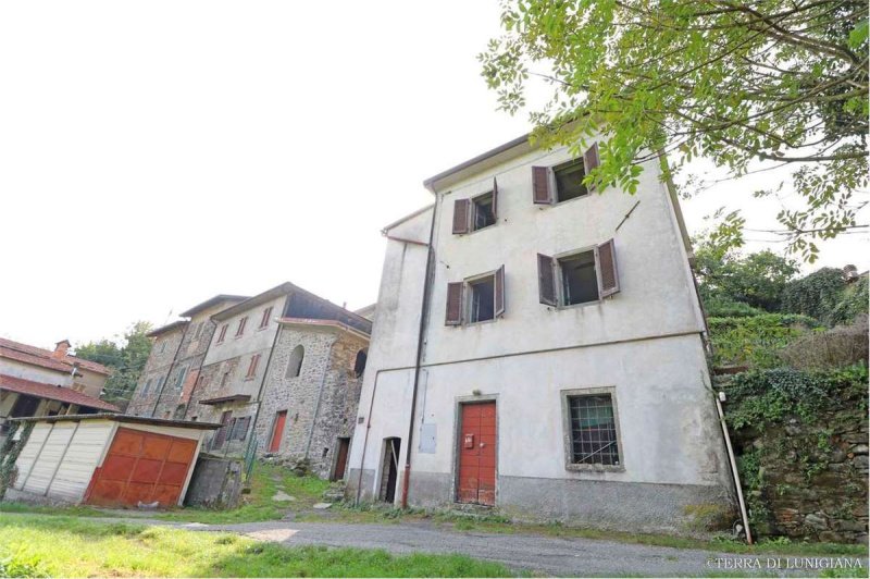 Detached house in Pontremoli