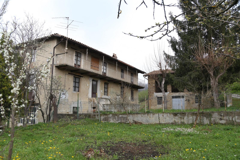 Bauernhaus in Cossano Belbo