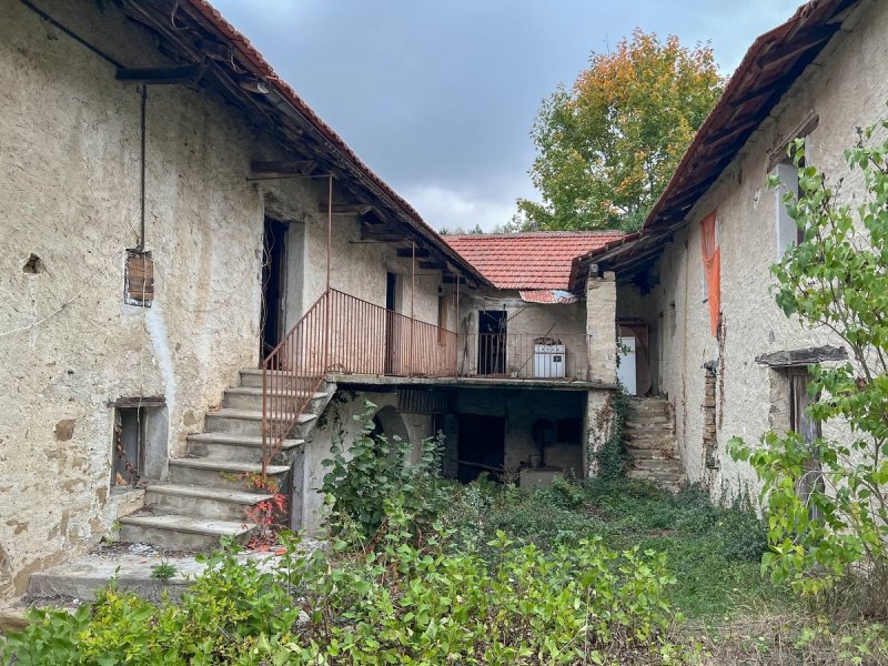 Bauernhaus in Cortemilia