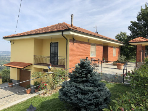 Einfamilienhaus in Acqui Terme