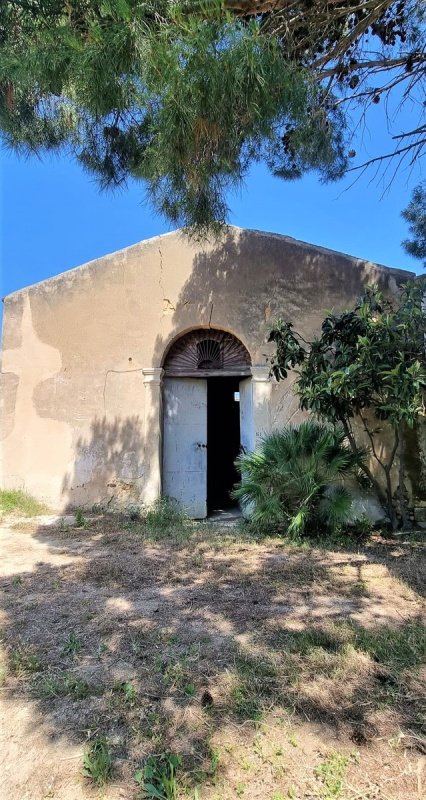 Klein huisje op het platteland in Castellammare del Golfo