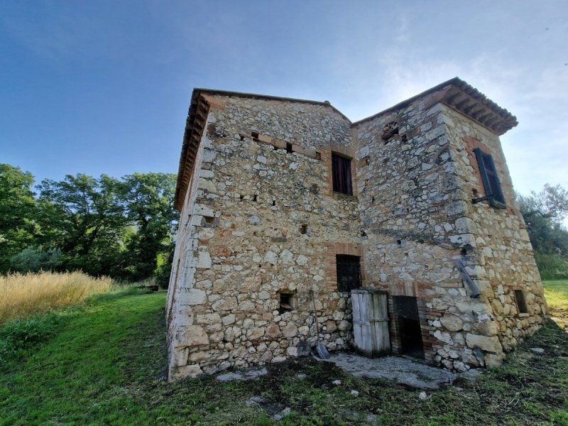 Отдельно стоящий дом в Луньяно-ин-Теверина