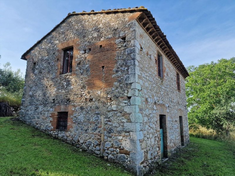Отдельно стоящий дом в Луньяно-ин-Теверина