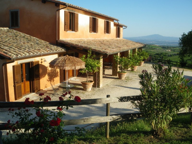 Klein huisje op het platteland in Montecchio