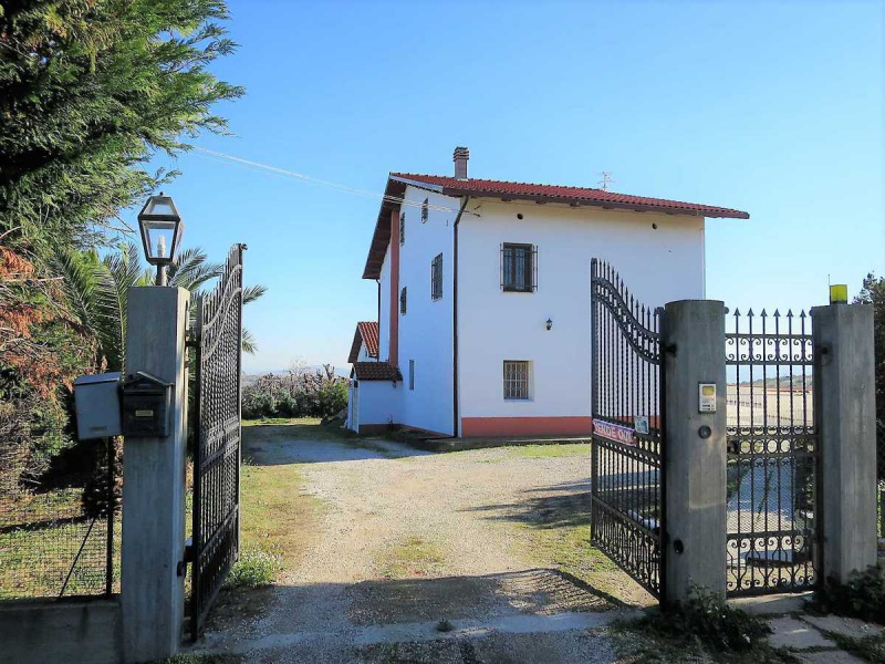 Villa i Notaresco
