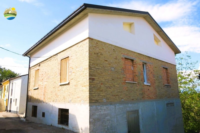 Maison individuelle à Cellino Attanasio