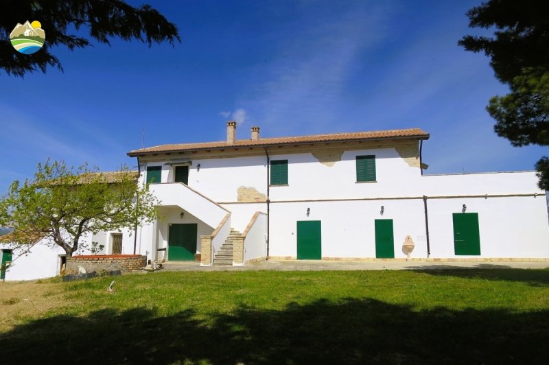 Hus på landet i Città Sant'Angelo