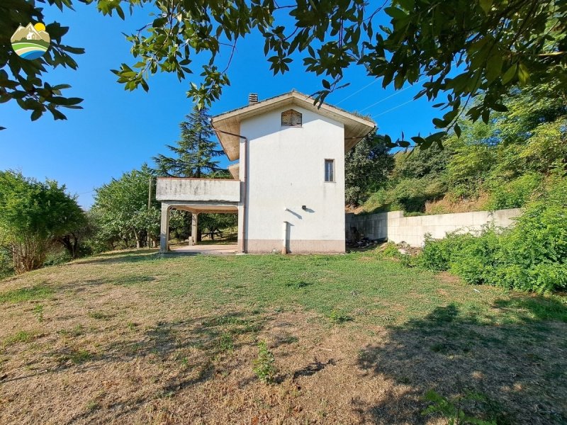 Country house in Castiglione Messer Raimondo