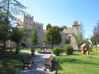 Slott i Montecalvo in Foglia