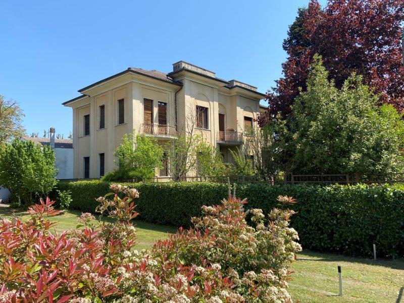 Villa i Castelnuovo Belbo