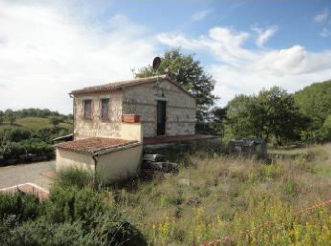 Klein huisje op het platteland in Semproniano