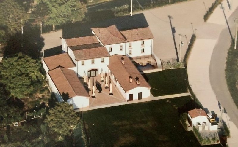 Historiskt hus i Ostiglia