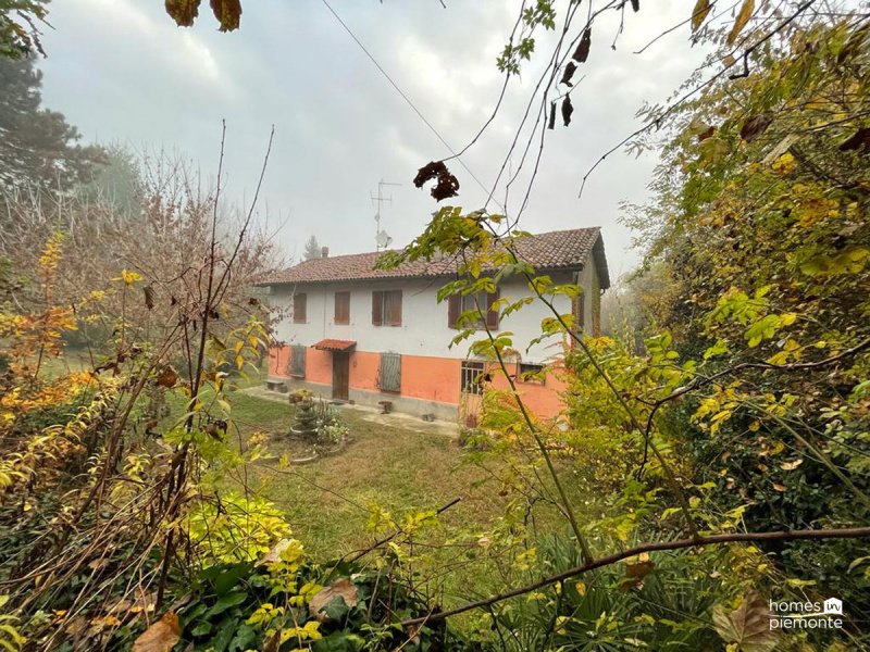 Bauernhaus in Castelnuovo Calcea