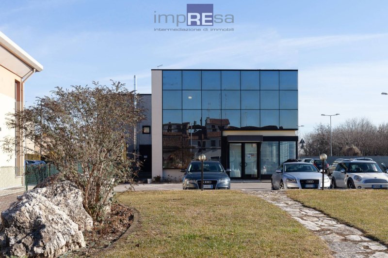 Commercial property in Villorba
