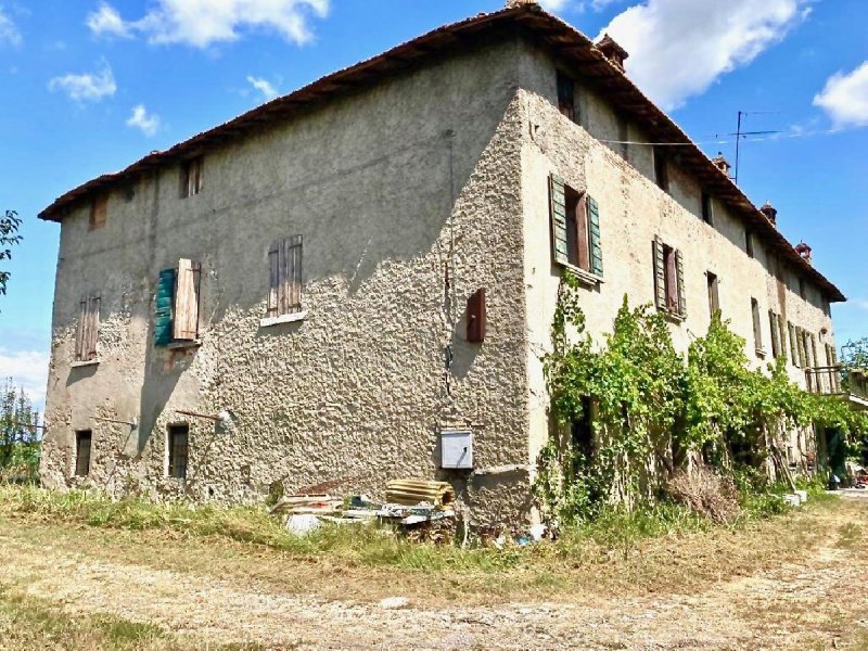 Farmhouse in Lonato del Garda