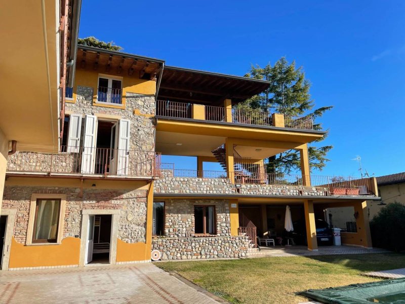 Einfamilienhaus in Moniga del Garda