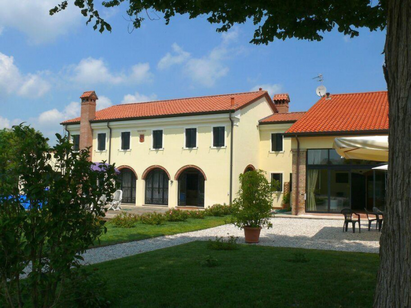 Casa di campagna a Correzzola