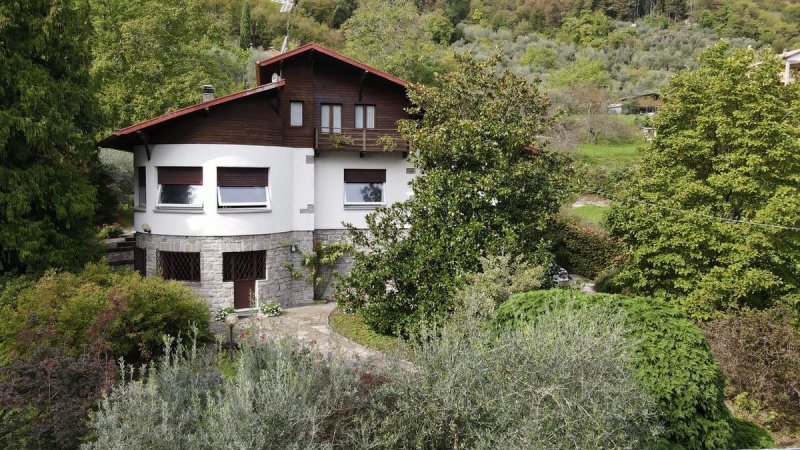 Villa in Oliveto Lario