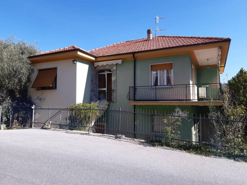Casa independiente en Caravonica