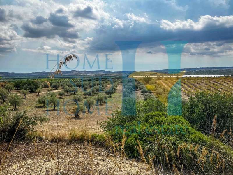 Terrain à bâtir à Noto