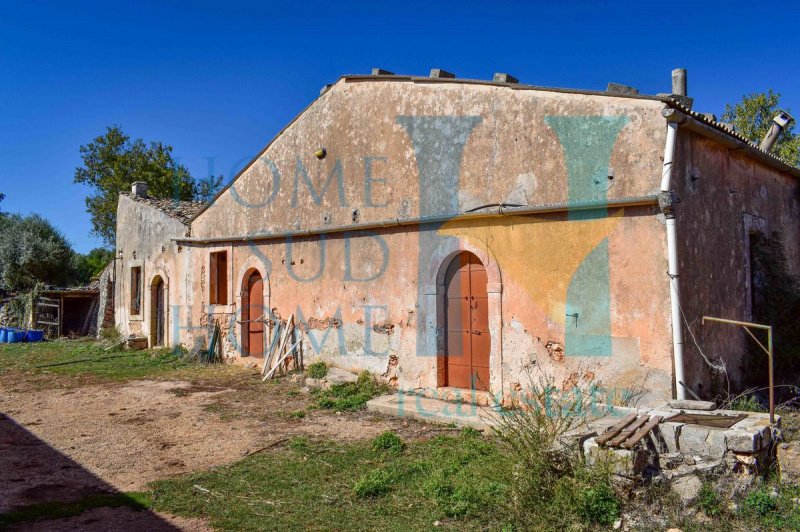 Maison de campagne à Canicattini Bagni