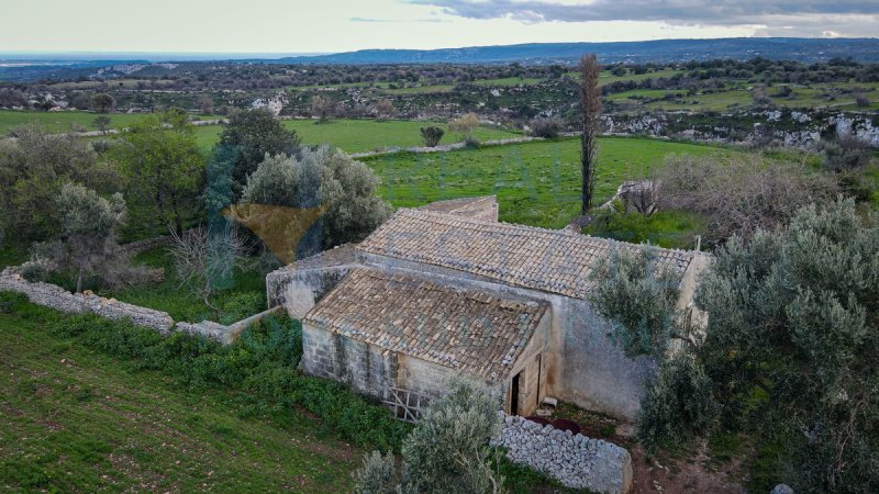 Huis op het platteland in Noto