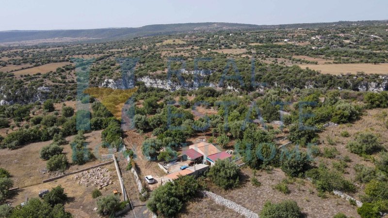 Huis op het platteland in Canicattini Bagni