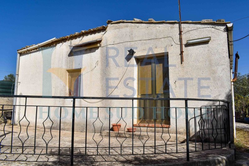 Country house in Noto