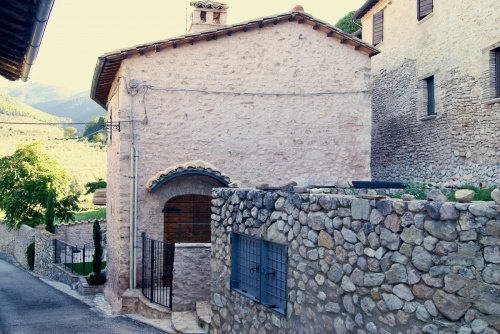 Klein huisje op het platteland in Spoleto