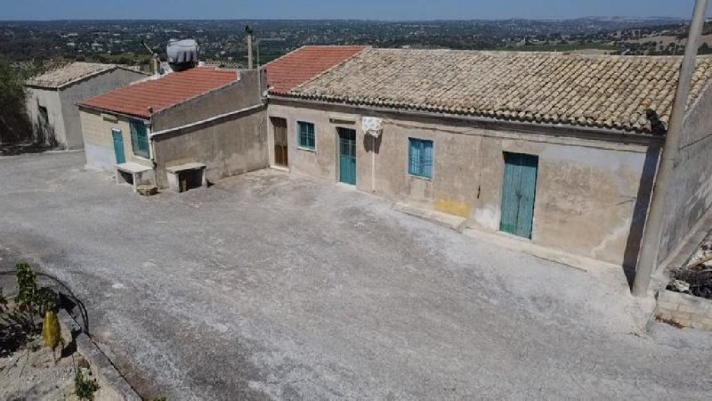 Country house in Noto