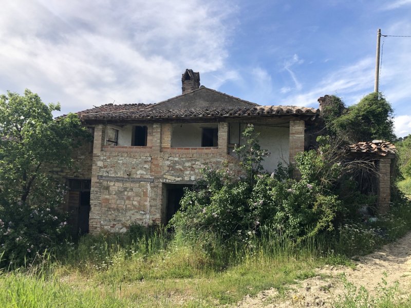 Klein huisje op het platteland in Corciano