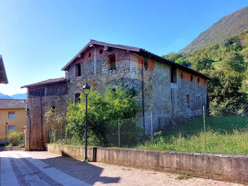 Farmhouse in Endine Gaiano