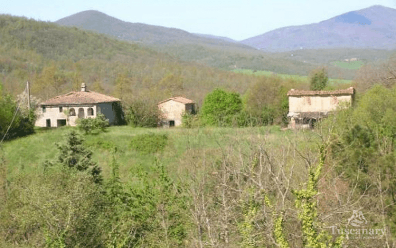 Klein huisje op het platteland in Monticiano